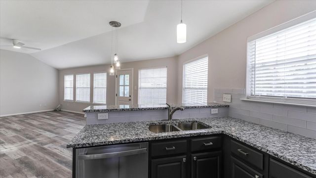 16895 Bob White, Conroe, TX 77385