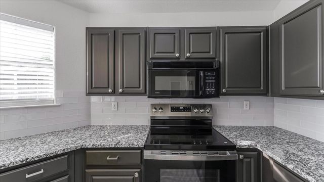 16895 Bob White, Conroe, TX 77385