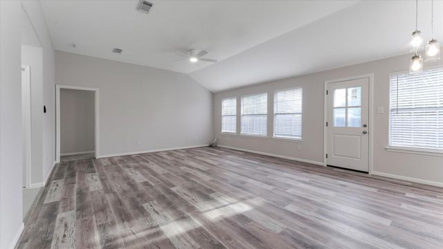 16895 Bob White, Conroe, TX 77385