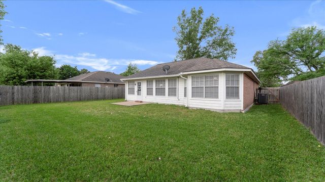 16895 Bob White, Conroe, TX 77385