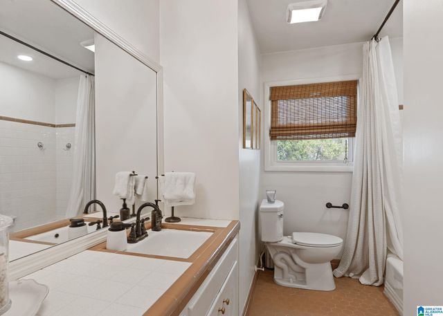 1140 REGENT DRIVE, Hoover, AL 35226