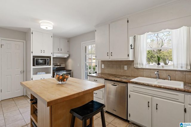 1140 REGENT DRIVE, Hoover, AL 35226