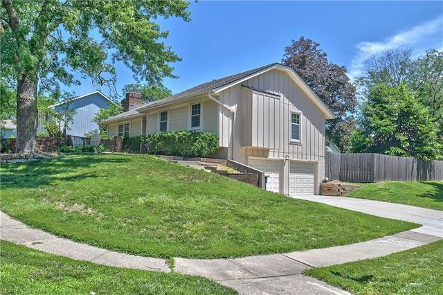 8515 NW Pomona Avenue, Kansas City, MO 64152