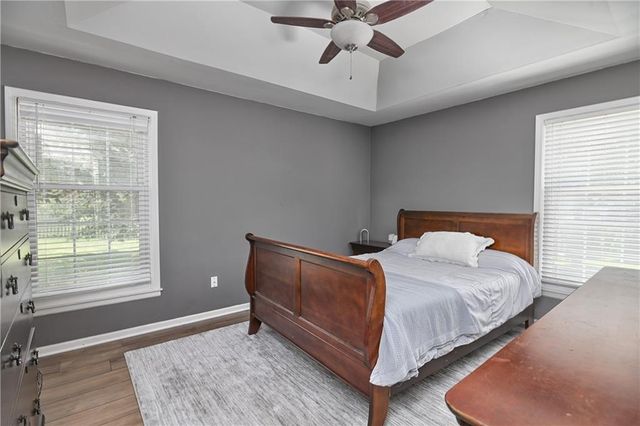 8515 NW Pomona Avenue, Kansas City, MO 64152