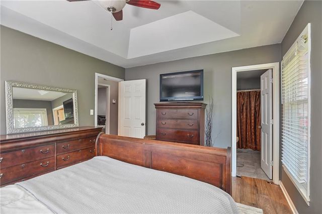 8515 NW Pomona Avenue, Kansas City, MO 64152