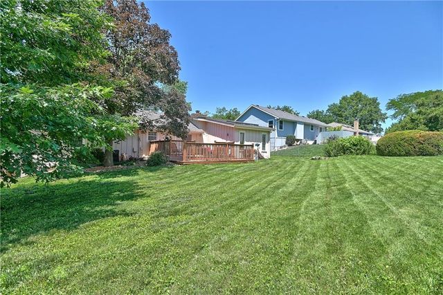 8515 NW Pomona Avenue, Kansas City, MO 64152