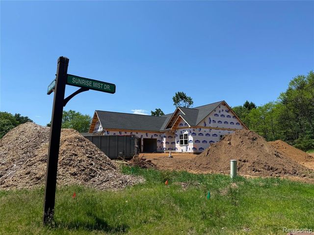 2735 Pine Shadow Court, Pinckney, MI 48169