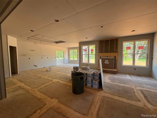 2735 Pine Shadow Court, Pinckney, MI 48169