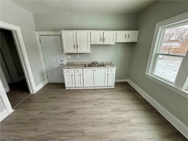 9215 Yale Avenue, Cleveland, OH 44108