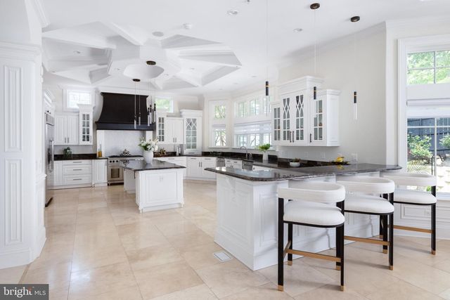 5821 GOLDSBORO RD, Bethesda, MD 20817