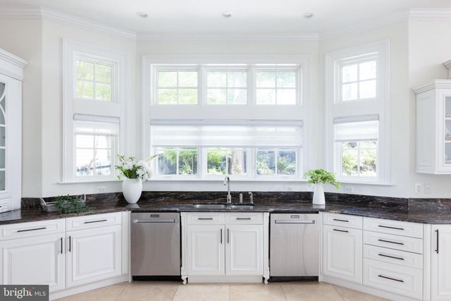 5821 GOLDSBORO RD, Bethesda, MD 20817