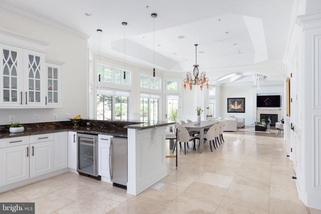5821 GOLDSBORO RD, Bethesda, MD 20817