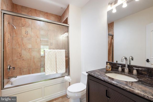 5821 GOLDSBORO RD, Bethesda, MD 20817