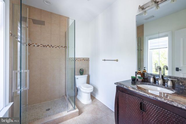 5821 GOLDSBORO RD, Bethesda, MD 20817