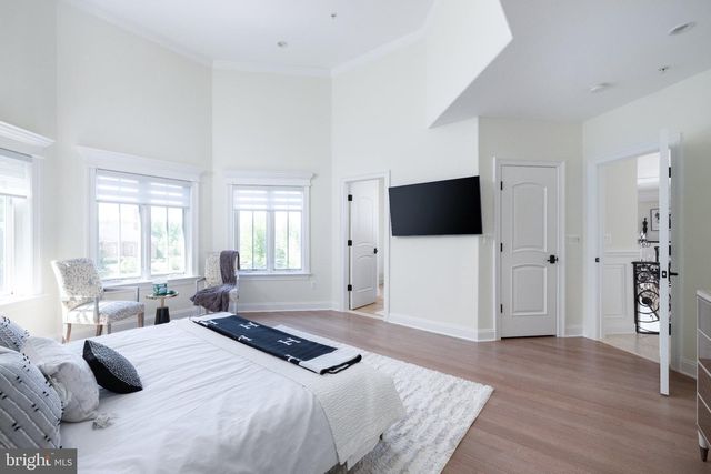 5821 GOLDSBORO RD, Bethesda, MD 20817