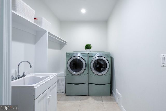 5821 GOLDSBORO RD, Bethesda, MD 20817