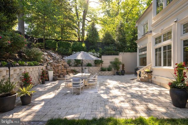 5821 GOLDSBORO RD, Bethesda, MD 20817