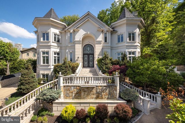 5821 GOLDSBORO RD, Bethesda, MD 20817