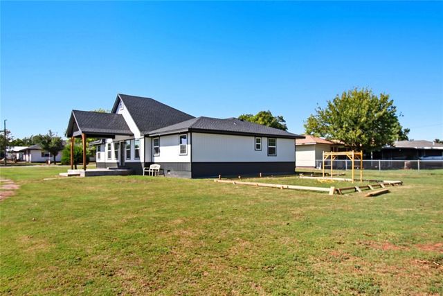 600 N Randlett, Hobart, OK 73651