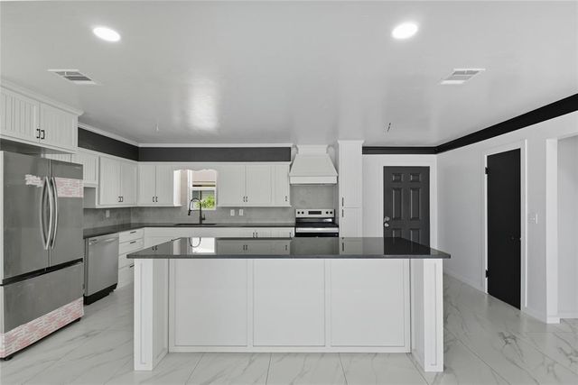 600 N Randlett, Hobart, OK 73651