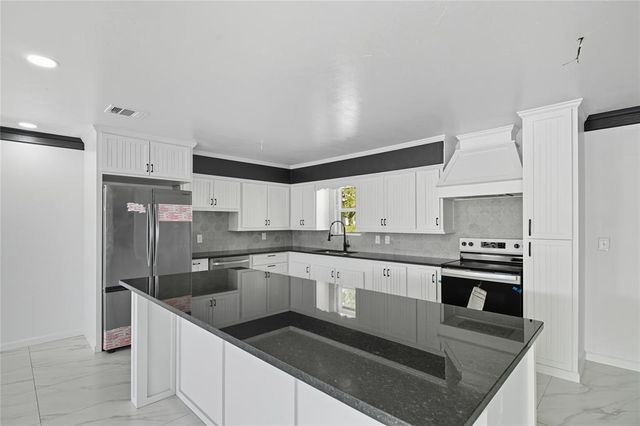 600 N Randlett, Hobart, OK 73651