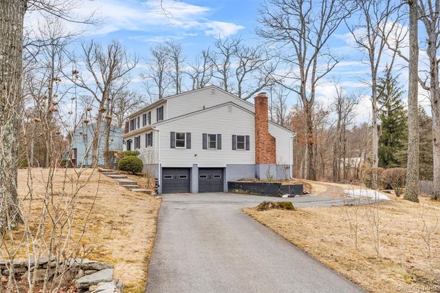 10 Leone Court, Woodbury, NY 10930