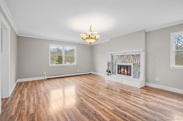 10 Leone Court, Woodbury, NY 10930