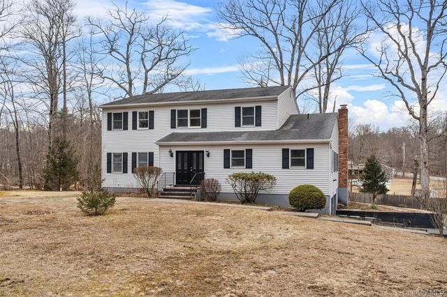 10 Leone Court, Woodbury, NY 10930