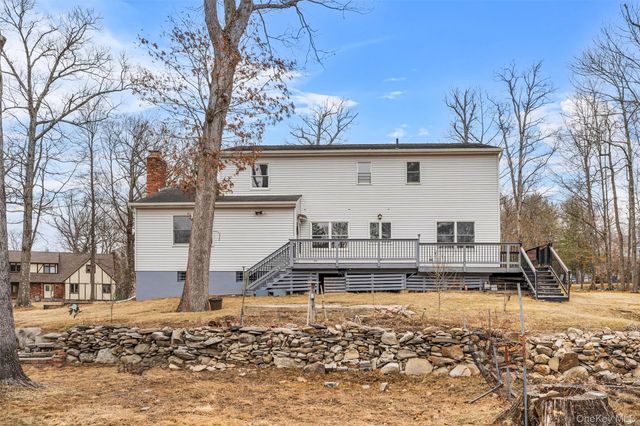 10 Leone Court, Woodbury, NY 10930