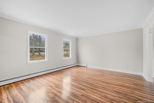 10 Leone Court, Woodbury, NY 10930