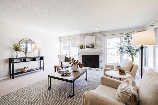 94 Greenwood Park, Pittsford, NY 14534