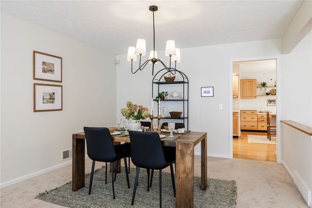 94 Greenwood Park, Pittsford, NY 14534