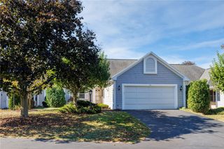 94 Greenwood Park, Pittsford, NY 14534