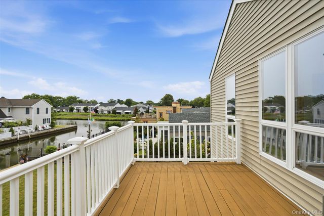 20 Barry Road, Amityville, NY 11701