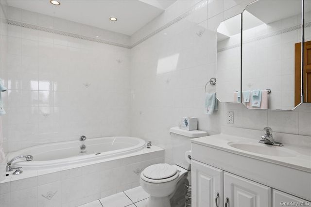 20 Barry Road, Amityville, NY 11701
