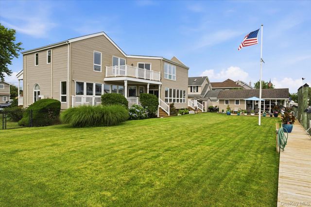 20 Barry Road, Amityville, NY 11701