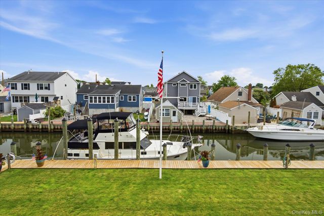 20 Barry Road, Amityville, NY 11701