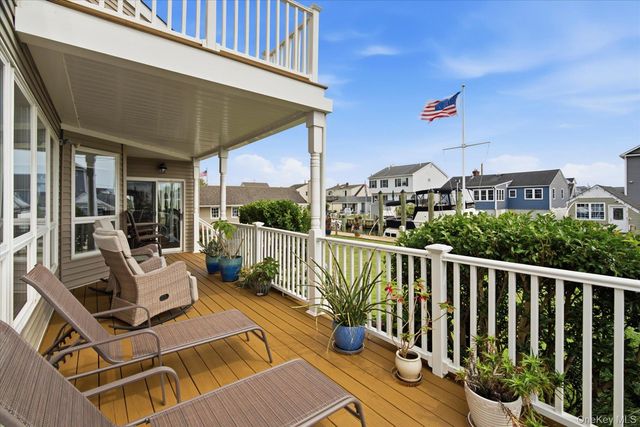 20 Barry Road, Amityville, NY 11701