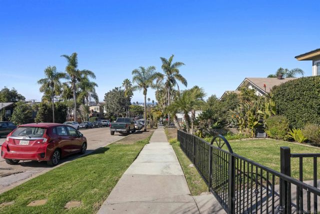 4614 Saratoga Ave, San Diego, CA 92107