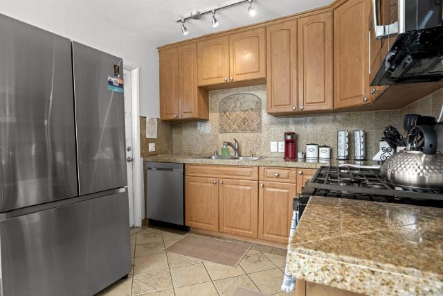 4614 Saratoga Ave, San Diego, CA 92107