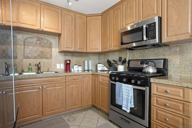 4614 Saratoga Ave, San Diego, CA 92107