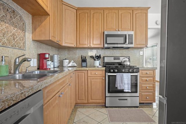 4614 Saratoga Ave, San Diego, CA 92107