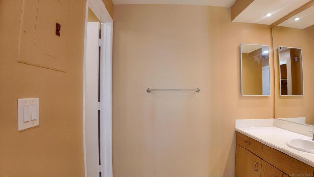 655 Columbia St 313, San Diego, CA 92101