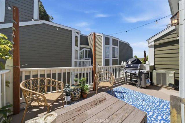 805 Grayling Bay 46, Costa Mesa, CA 92626