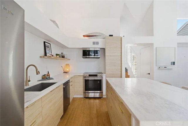 805 Grayling Bay 46, Costa Mesa, CA 92626