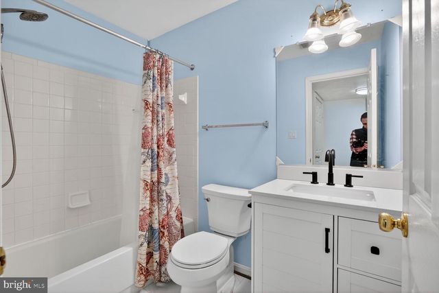 13141 QUAIL CREEK LN, Fairfax, VA 22033