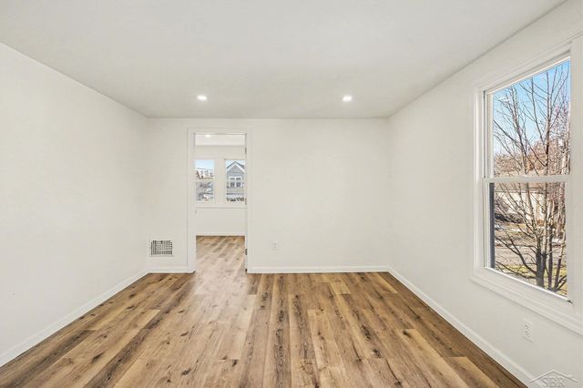 1707 S Monroe Street, Bay City, MI 48708