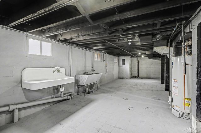 1707 S Monroe Street, Bay City, MI 48708