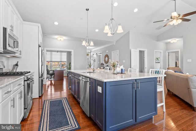 712 RIVERSIDE DR, Baltimore, MD 21221