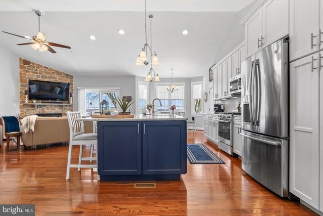 712 RIVERSIDE DR, Baltimore, MD 21221